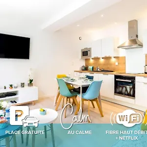 With Love, Parking, Netflix, Wifi Saint-Malo